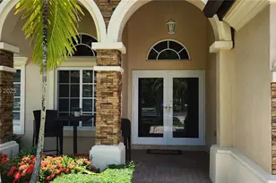 1035 NE 36th Ave, Homestead, FL 33033 - Photo 6