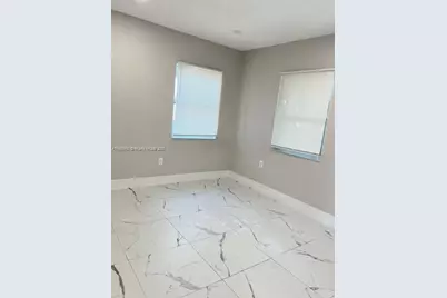 922 NW 2nd St #4, Miami, FL 33128 - Photo 4