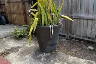 922 NW 2nd St, Miami, FL 33128 - Photo 14