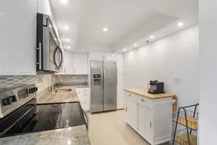 20355 NE 34th Ct, Aventura, FL 33180 - Photo 6