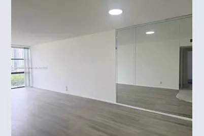 800 Parkview Dr #504, Hallandale Beach, FL 33009 - Photo 4