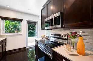 6320 NW 41st St, Virginia Gardens, FL 33166 - Photo 10