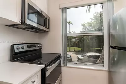 694 NE 76th St #2, Miami, FL 33138 - Photo 8