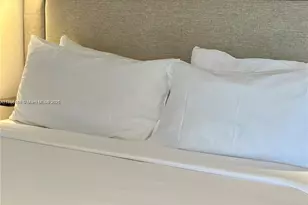 398 NE 5th St, Miami, FL 33132 - Photo 12