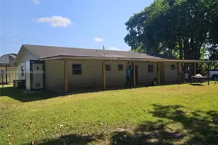 19230 SW 216th St, Miami, FL 33170 - Photo 4
