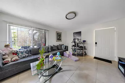 327 SW 13th Ave, Miami, FL 33135 - Photo 12