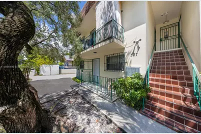 327 SW 13th Ave, Miami, FL 33135 - Photo 10