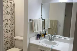 10407 E Clairmont Cir, Tamarac, FL 33321 - Photo 14