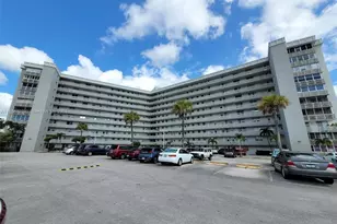 1401 NE Miami Gardens Dr, Miami, FL 33179 - Photo 24