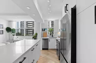 770 Claughton Island Dr, Miami, FL 33131 - Photo 2