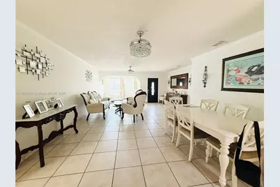6360 W 8th Ave, Hialeah, FL 33012 - Photo 4