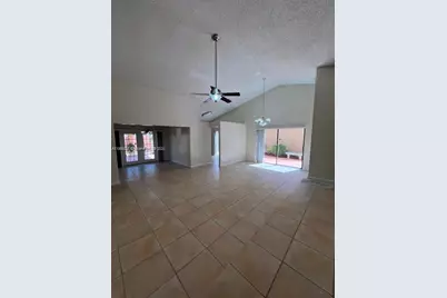 8059 NW 191st St, Hialeah, FL 33015 - Photo 2