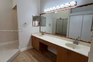 8059 NW 191st St, Hialeah, FL 33015 - Photo 14