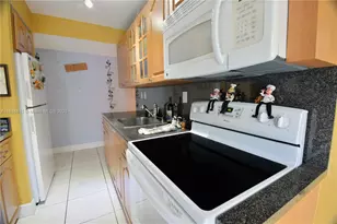 9301 SW 4th St, Miami, FL 33174 - Photo 8