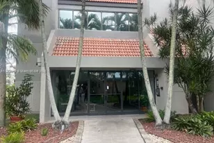 230 Lakeview Dr, Weston, FL 33326 - Photo 2