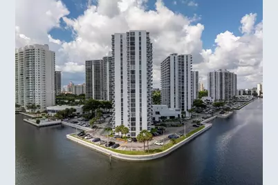 20515 E Country Club Dr #746, Aventura, FL 33180 - Photo 26