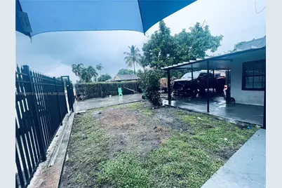 2751 NW 99th St, Miami, FL 33147 - Photo 20