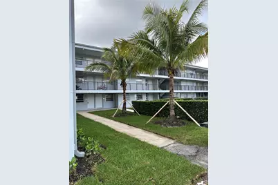 1100 NE 1 #111, Hallandale Beach, FL 33009 - Photo 4