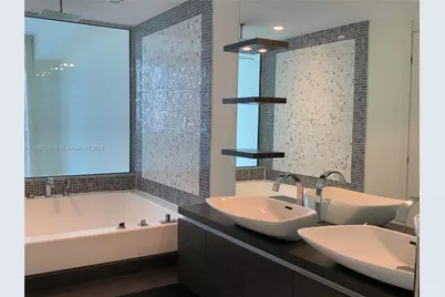 200 Biscayne Boulevard Way #304, Miami, FL 33131 - Photo 26