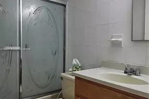 501 SW 1st St, Miami, FL 33130 - Photo 16