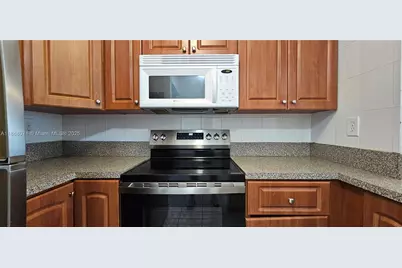 501 SW 1st St #507, Miami, FL 33130 - Photo 8