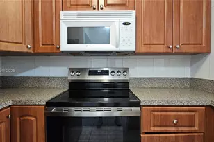 501 SW 1st St, Miami, FL 33130 - Photo 8