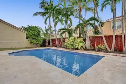 725 NW 156th Ave #725, Pembroke Pines, FL 33028 - Photo 1