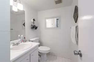 13255 SW 7th Ct, Pembroke Pines, FL 33027 - Photo 18