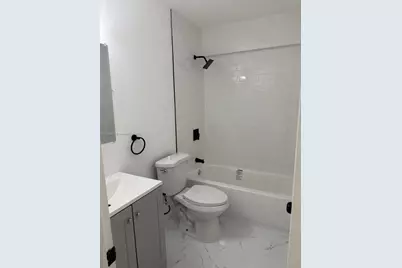 1000 W 28 St #15, Hialeah, FL 33010 - Photo 6