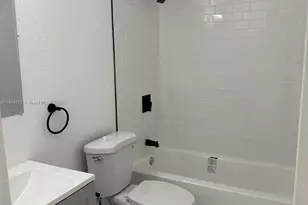 1000 W 28th St, Hialeah, FL 33010 - Photo 6