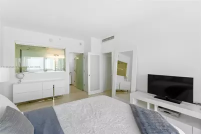 100 Lincoln Rd #PH14, Miami Beach, FL 33139 - Photo 16