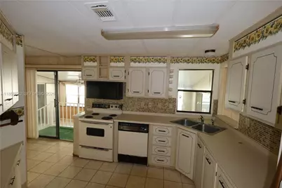 5339 NW 4th Ter, Deerfield Beach, FL 33064 - Photo 8