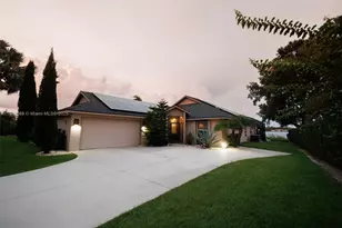 1058 Lake Carrie Dr, Lake Placid, FL 33852 - Photo 1