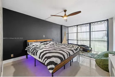 1000 Parkview Dr #1025, Hallandale Beach, FL 33009 - Photo 12