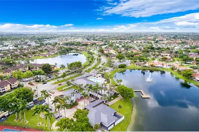 6646 NW 175th Ter, Hialeah, FL 33015 - Photo 32