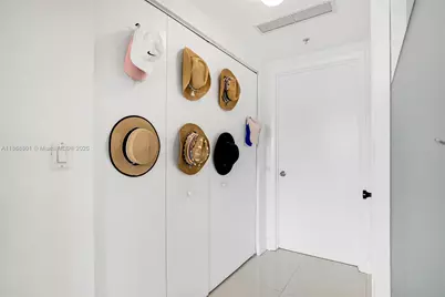 92 SW 3rd St #4312, Miami, FL 33130 - Photo 10