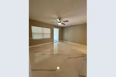 241 NE 55th St, Oakland Park, FL 33334 - Photo 16