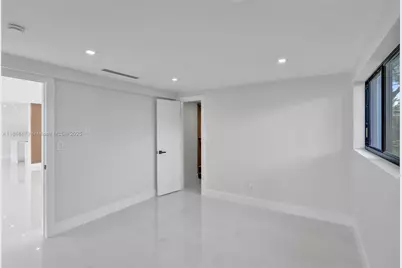 1931 NE 186th Dr, North Miami Beach, FL 33179 - Photo 24