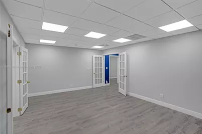 2419 Hollywood Blvd, Hollywood, FL 33020 - Photo 10