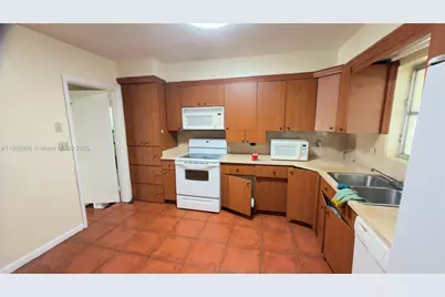 549 SE 2nd St, Belle Glade, FL 33430 - Photo 8