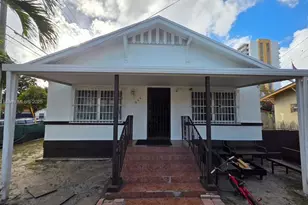 844 SW 8th Ct, Miami, FL 33130 - Photo 2