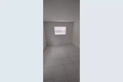 230 NE 40th St #1, Oakland Park, FL 33334 - Photo 6
