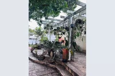 4371 SW 14th St, Miami, FL 33134 - Photo 12