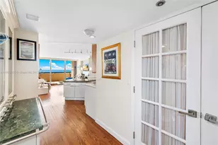 2555 Collins Ave, Miami Beach, FL 33140 - Photo 18