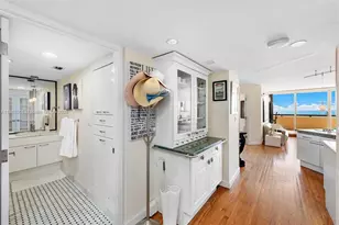 2555 Collins Ave, Miami Beach, FL 33140 - Photo 16