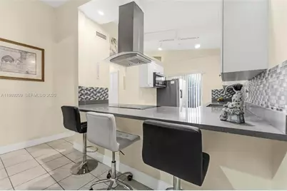 137 Essex Rd #3-28, Hollywood, FL 33024 - Photo 4