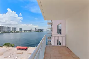 251 174th St, Sunny Isles Beach, FL 33160 - Photo 2