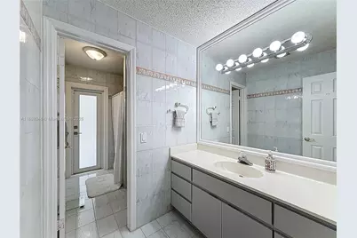 10462 SW 121st St, Miami, FL 33176 - Photo 14