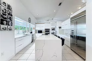 10462 SW 121st St, Miami, FL 33176 - Photo 6