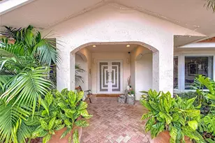 10462 SW 121st St, Miami, FL 33176 - Photo 2